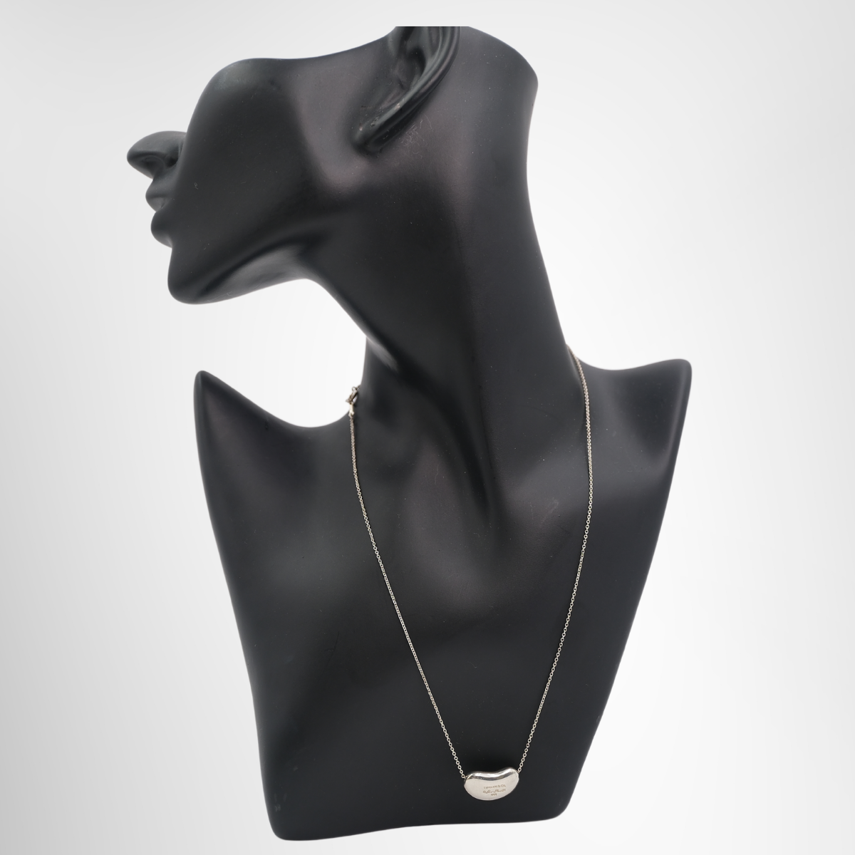 Tiffany & Co. Elsa Peretti Bean Pendant in Sterling Silver – Pre-Owned Luxury Jewellery – Antonio & Co – Front Page