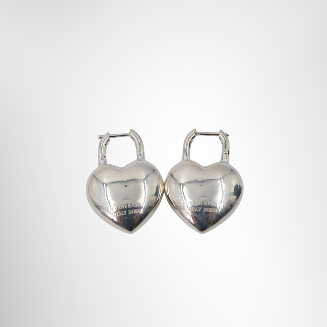 Tiffany & Co Return to Tiffany™ Full Heart Earrings – Pre-Owned Luxury Accessories – Antonio & Co Front Page