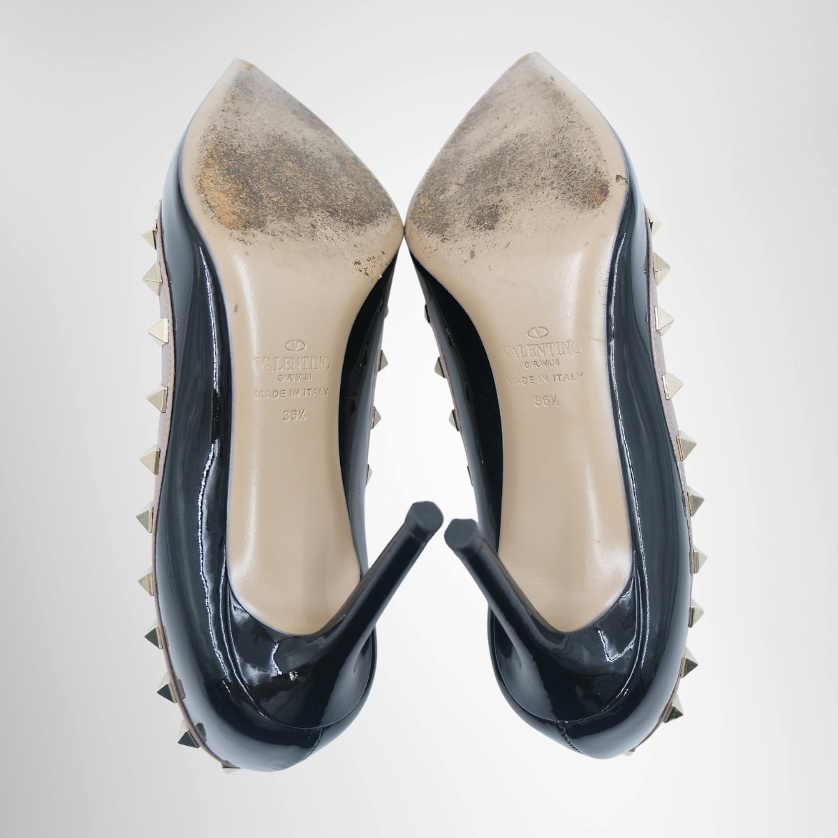 Valentino Garavani Patent Rockstud Pump – Pre-Owned Luxury Brand Shoes – Antonio & Co Soles View