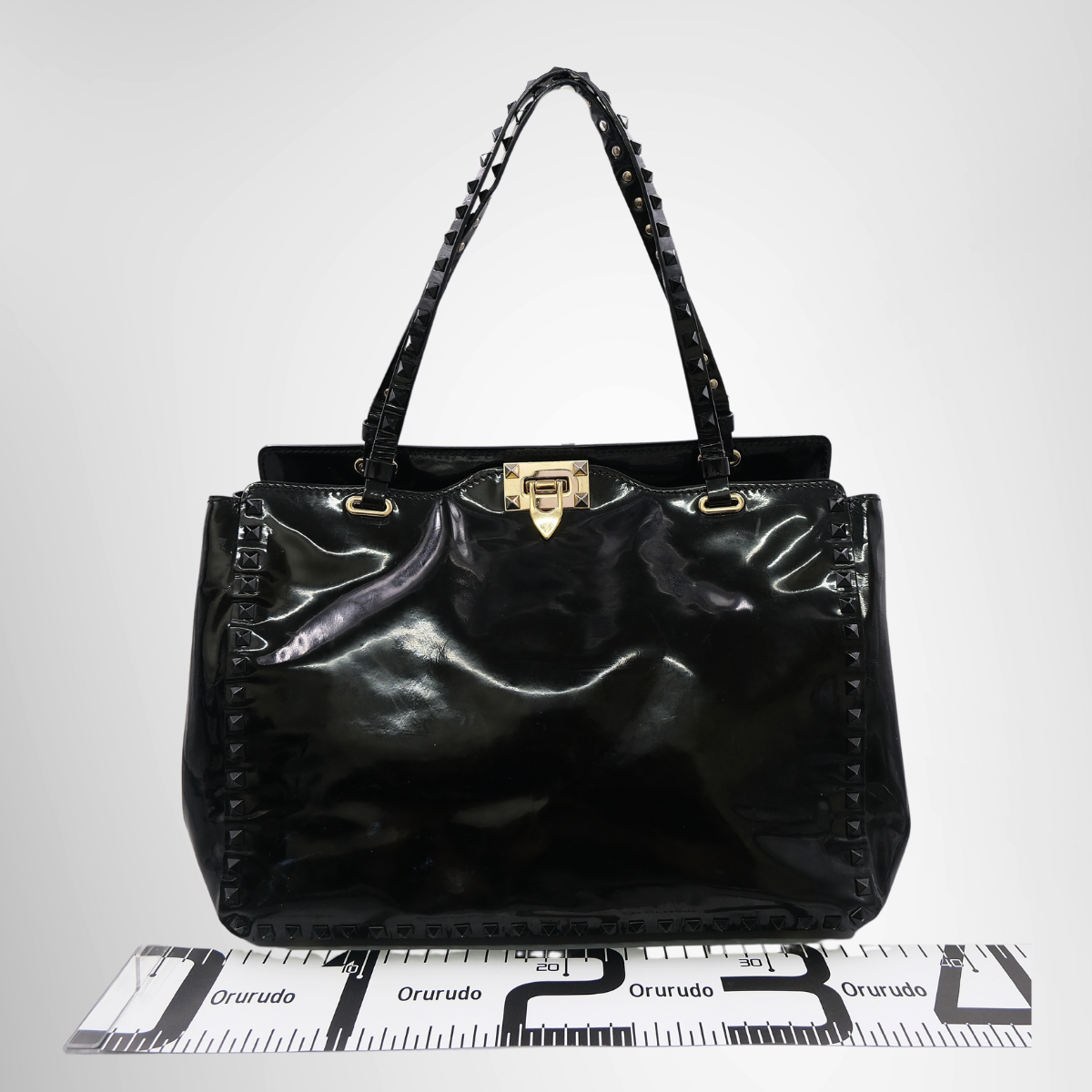 Valentino Garavani Rockstud Trapeze Tote Bag in Patent Leather